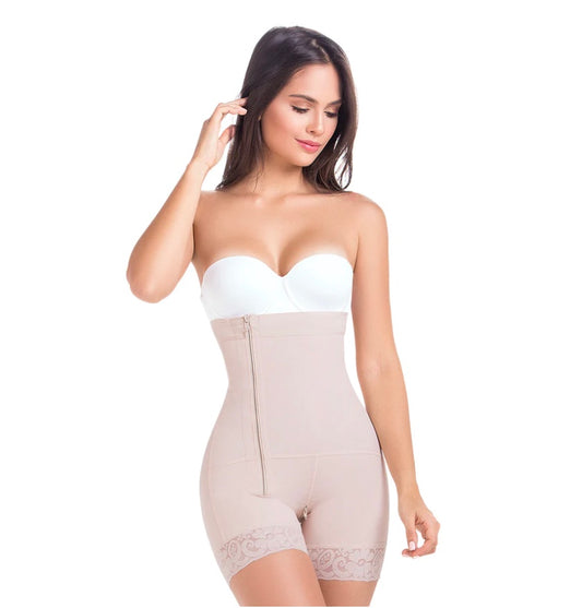 MariaE Half Body Zipper Shorts Ref: 9530